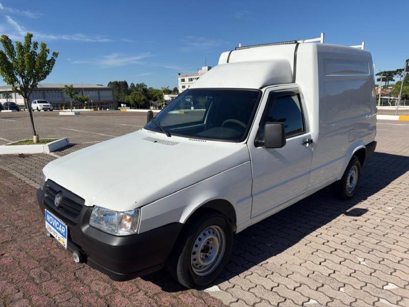 FIAT - FIORINO - 2010/2011 - Branca - R$ 39.000,00