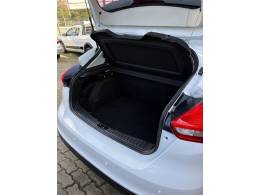FORD - FOCUS - 2018/2019 - Branca - R$ 65.000,00