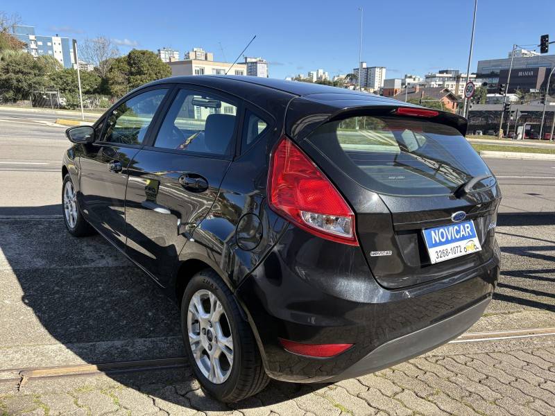 FORD - FIESTA - 2014/2014 - Preta - R$ 45.000,00