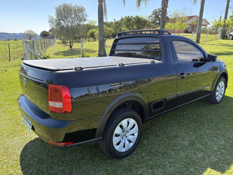 VOLKSWAGEN - SAVEIRO - 2017/2018 - Preta - R$ 59.900,00