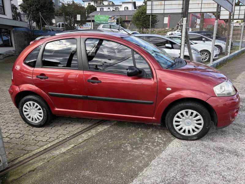 CITROËN - C3 - 2009/2010 - Vermelha - R$ 26.000,00