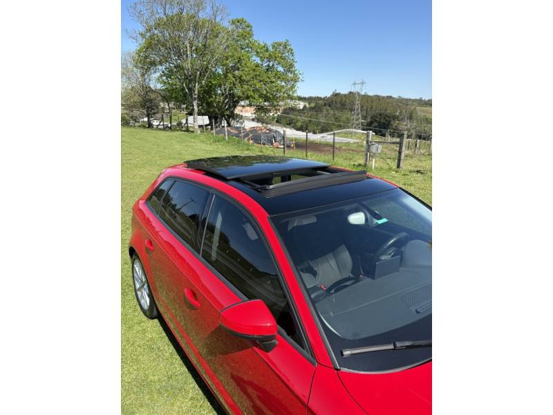 AUDI - A3 - 2014/2015 - Vermelha - R$ 89.900,00