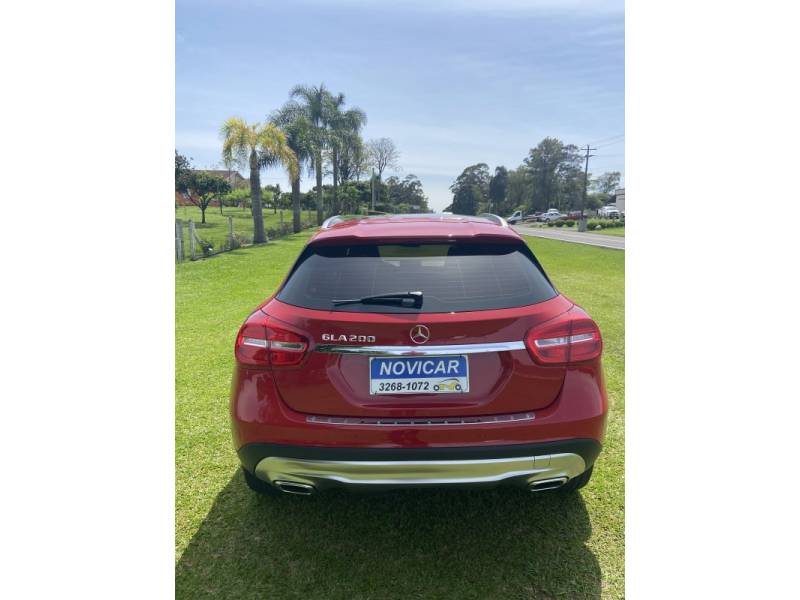 MERCEDES-BENZ - GLA 200 - 2015/2016 - Vermelha - R$ 139.000,00