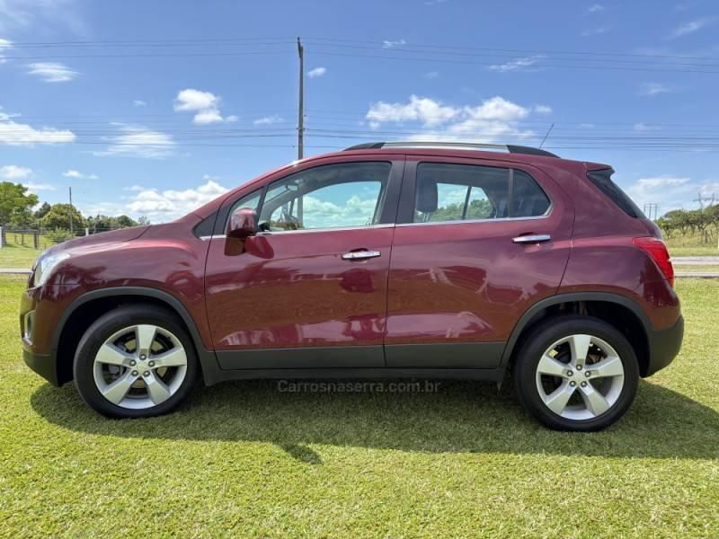 CHEVROLET - TRACKER - 2013/2014 - Vermelha - R$ 70.000,00