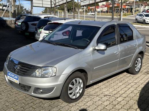 RENAULT - LOGAN - 2013/2013 - Prata - R$ 32.500,00