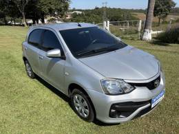 TOYOTA - ETIOS - 2017/2018 - Prata - R$ 59.900,00
