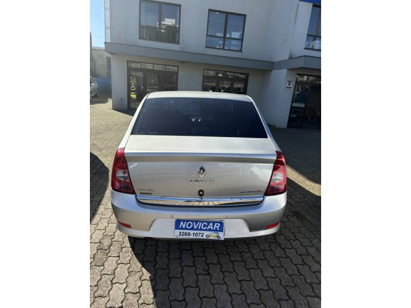 RENAULT - LOGAN - 2013/2013 - Prata - R$ 32.900,00