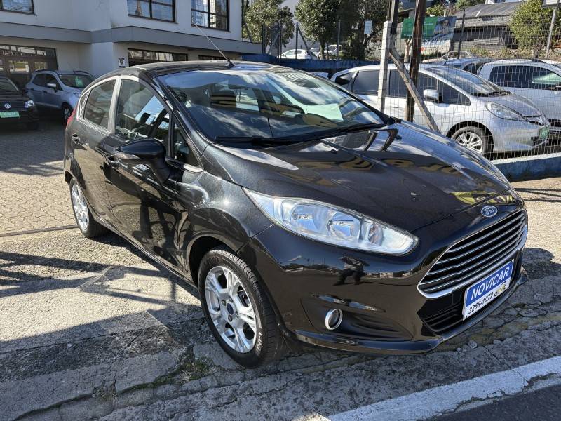 FORD - FIESTA - 2014/2014 - Preta - R$ 45.000,00